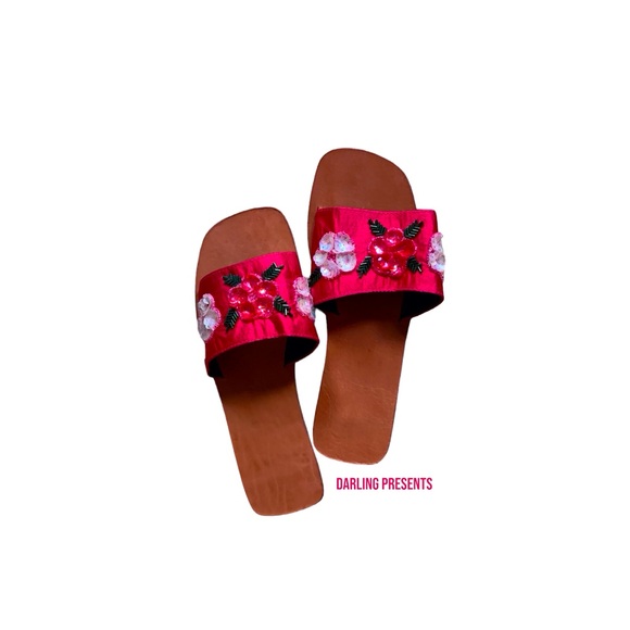 MYSTIQUE EMBELLISHED SATIN SANDALS WOMEN COLOR RED SIZE 8 - Picture 1 of 4